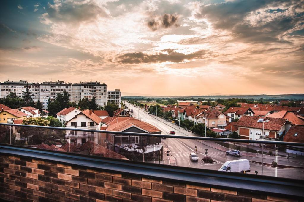 Sky Apartmani & Spa เลสโควัซ ภายนอก รูปภาพ