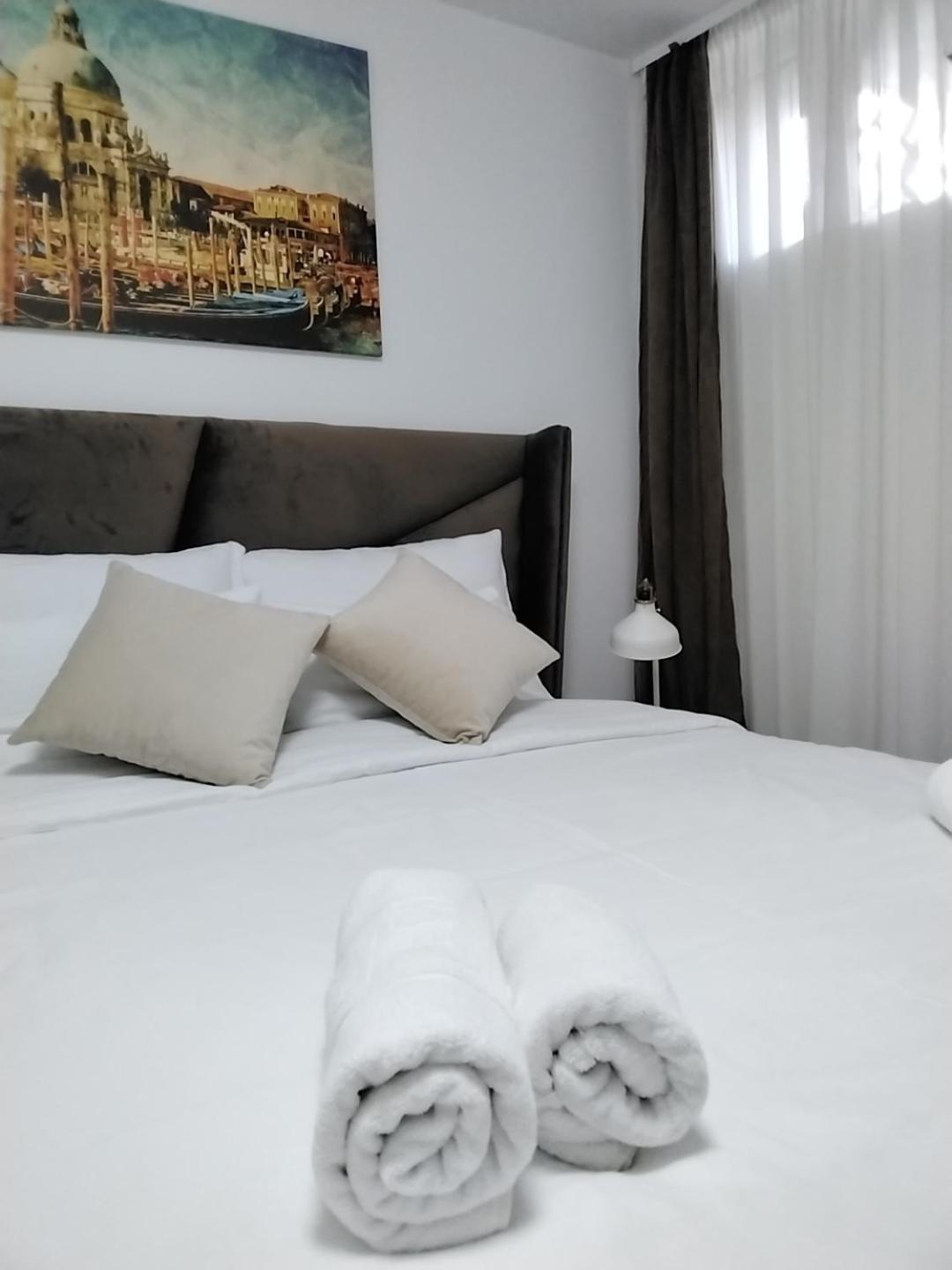 Sky Apartmani & Spa เลสโควัซ ห้อง รูปภาพ