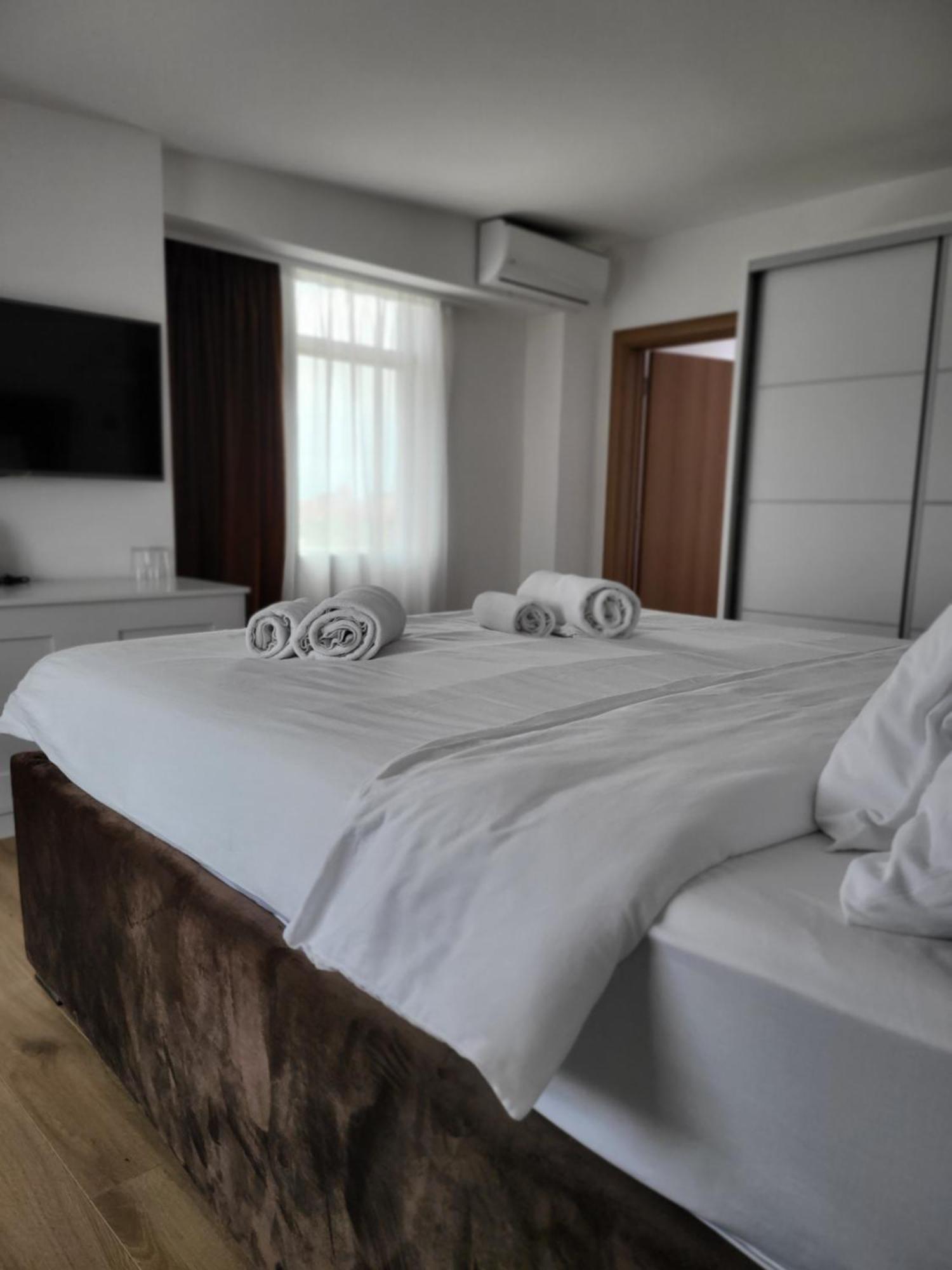 Sky Apartmani & Spa เลสโควัซ ห้อง รูปภาพ
