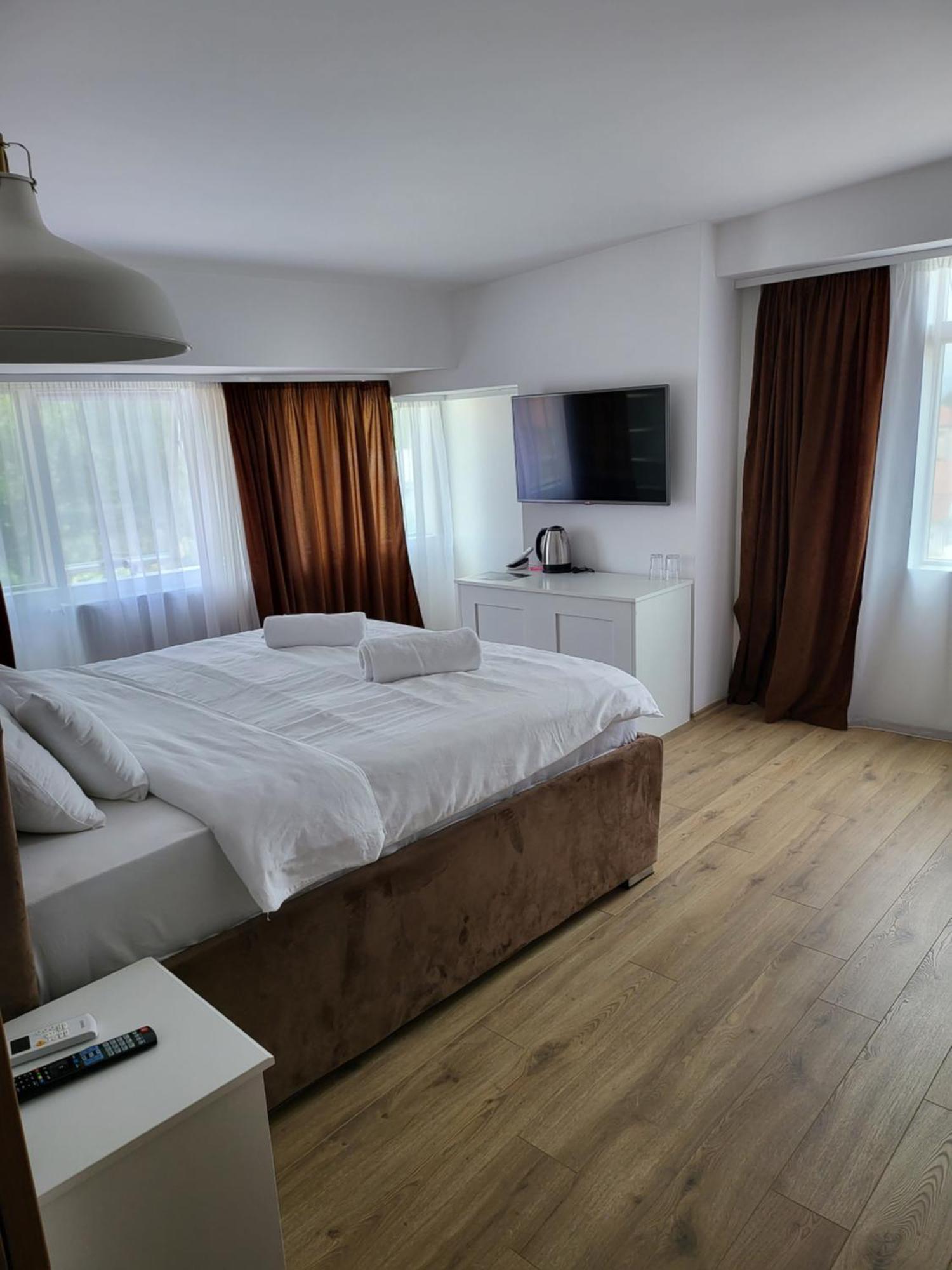 Sky Apartmani & Spa เลสโควัซ ห้อง รูปภาพ